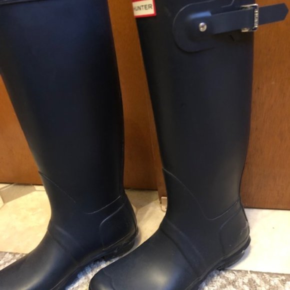Women's Hunter rubber boots-never worn - Picture 2 of 3
